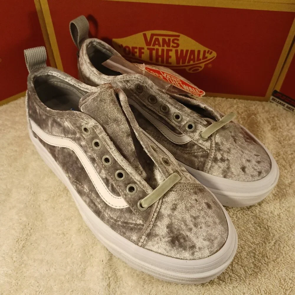 Vans Men's 7/Women's 8.5 Sentry Old Skool Crushed Velvet Silver/White